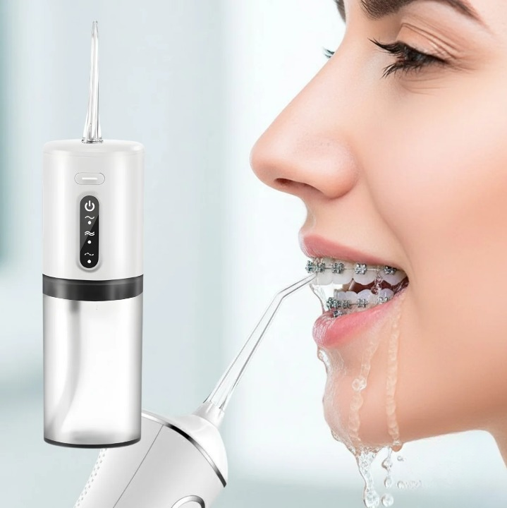 Water jet device for thorough oral hygiene | Flexibly adjustable cleaning modes | Replaceable nozzles