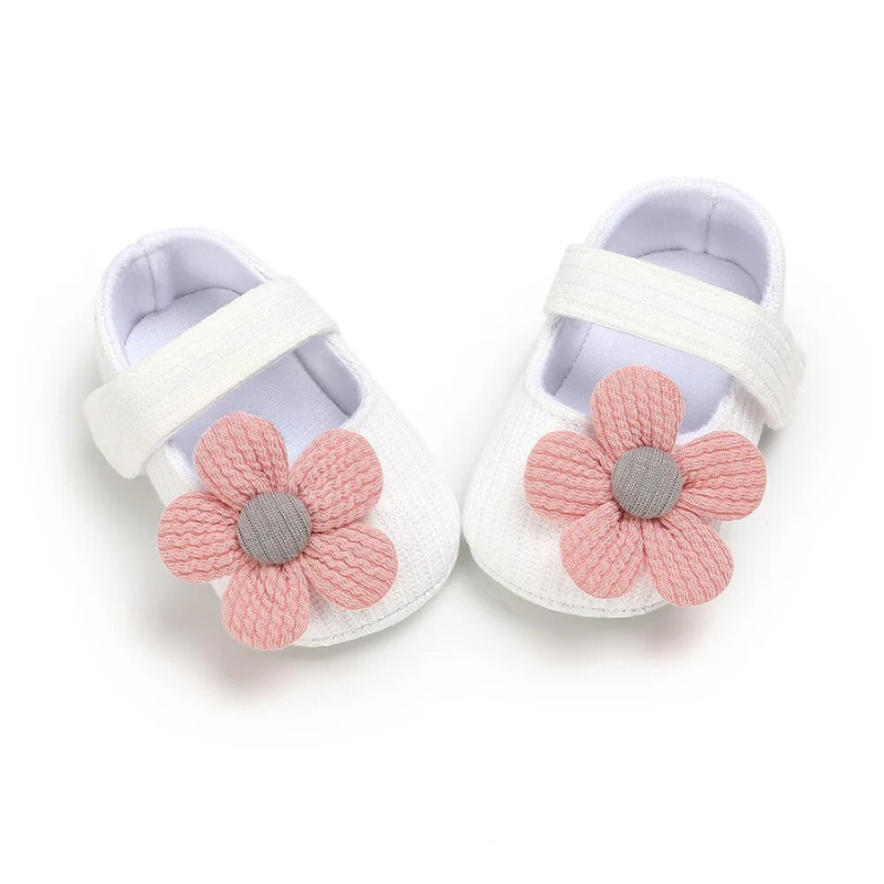 Girls' athletic sneakers