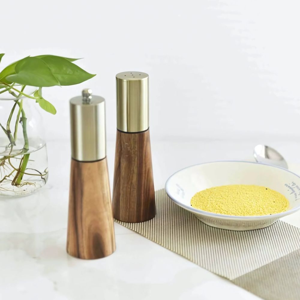 Elegant Wooden Spice Mill – Manual Salt and Pepper Grinder with Gold Accents