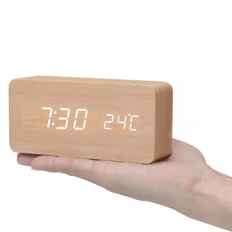 SmartWood – Intelligente Holz-Wanduhr mit Sprachsteuerung