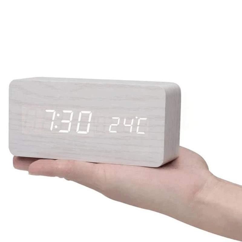 SmartWood – Intelligente Holz-Wanduhr mit Sprachsteuerung
