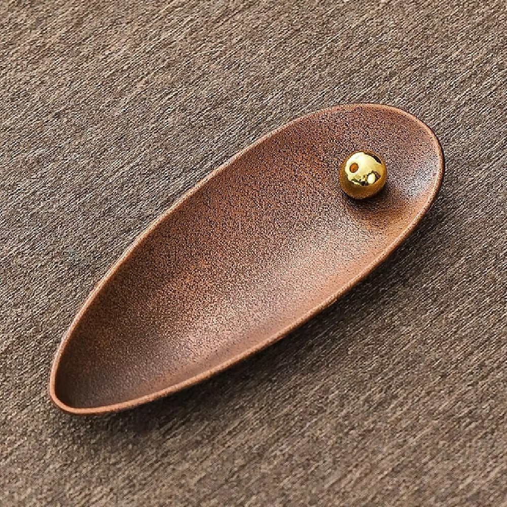 Eleganter Räucherstäbchenhalter aus Metall | AromaLux
