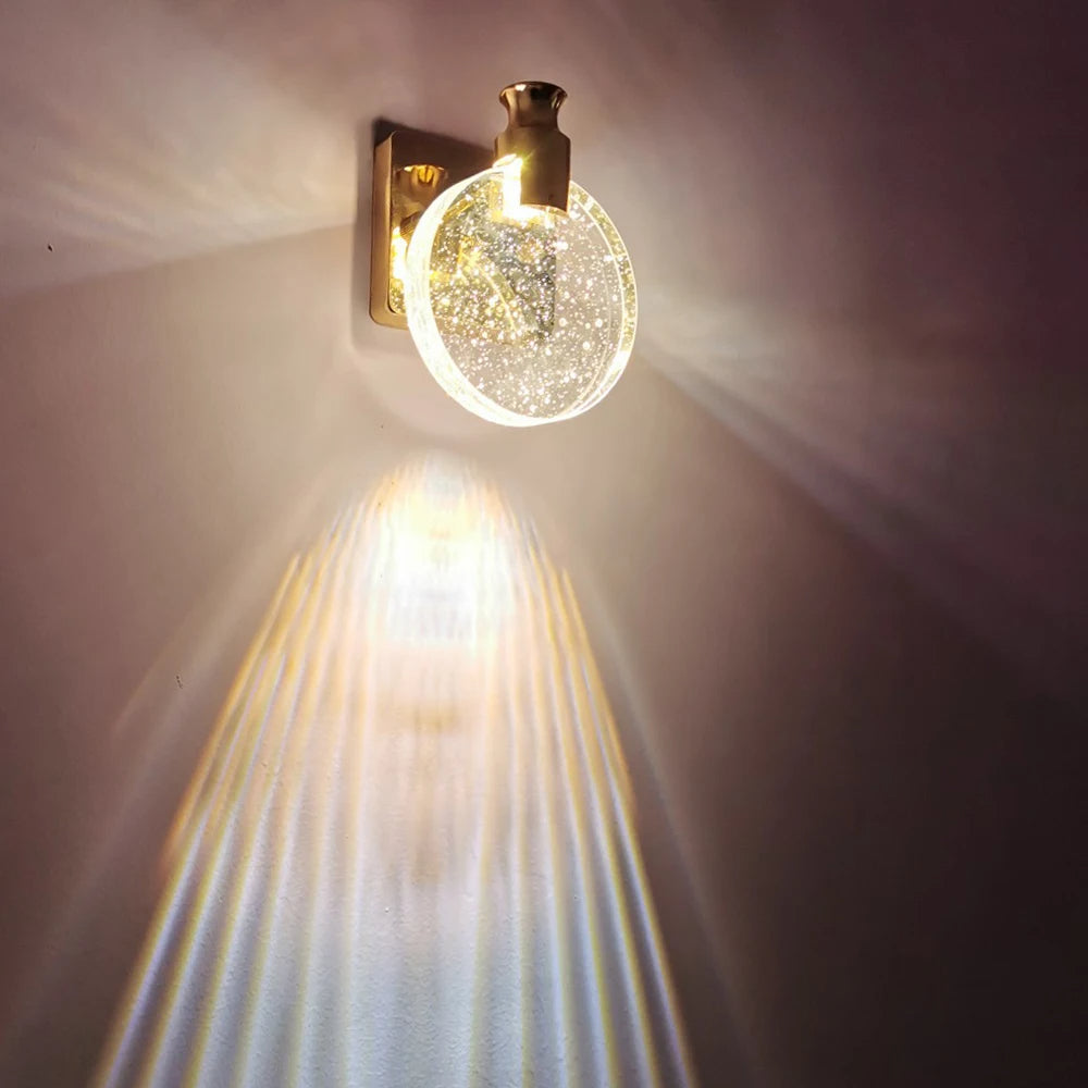 LumiAura – Verleihen Sie Ihren Wänden warmem, beruhigendem Licht