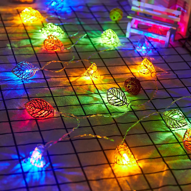LichtTraum LED-Girlande | 10 oder 20 LEDs | Warmweiß oder Bunt | Blattdesign | Batterie betrieben & wasserfest | Perfekt für Feiern und Dekoration