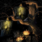 Gruselige Halloween Deko: Leuchtender Geisterschädel | 57 x 80 cm