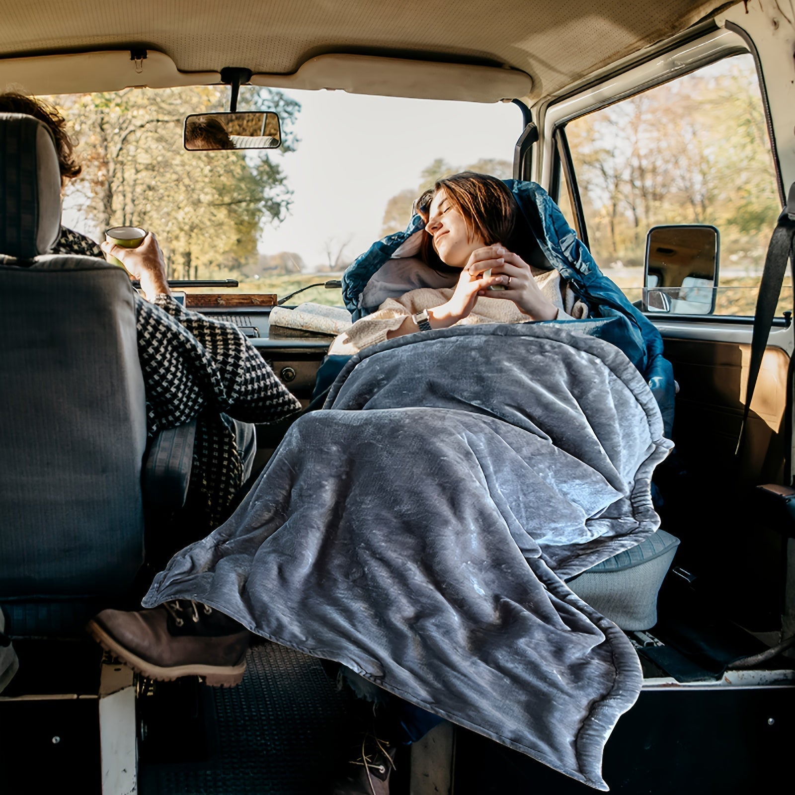 12V Heated Fleece Blanket for Car and Camping – Comfort for Cold Days