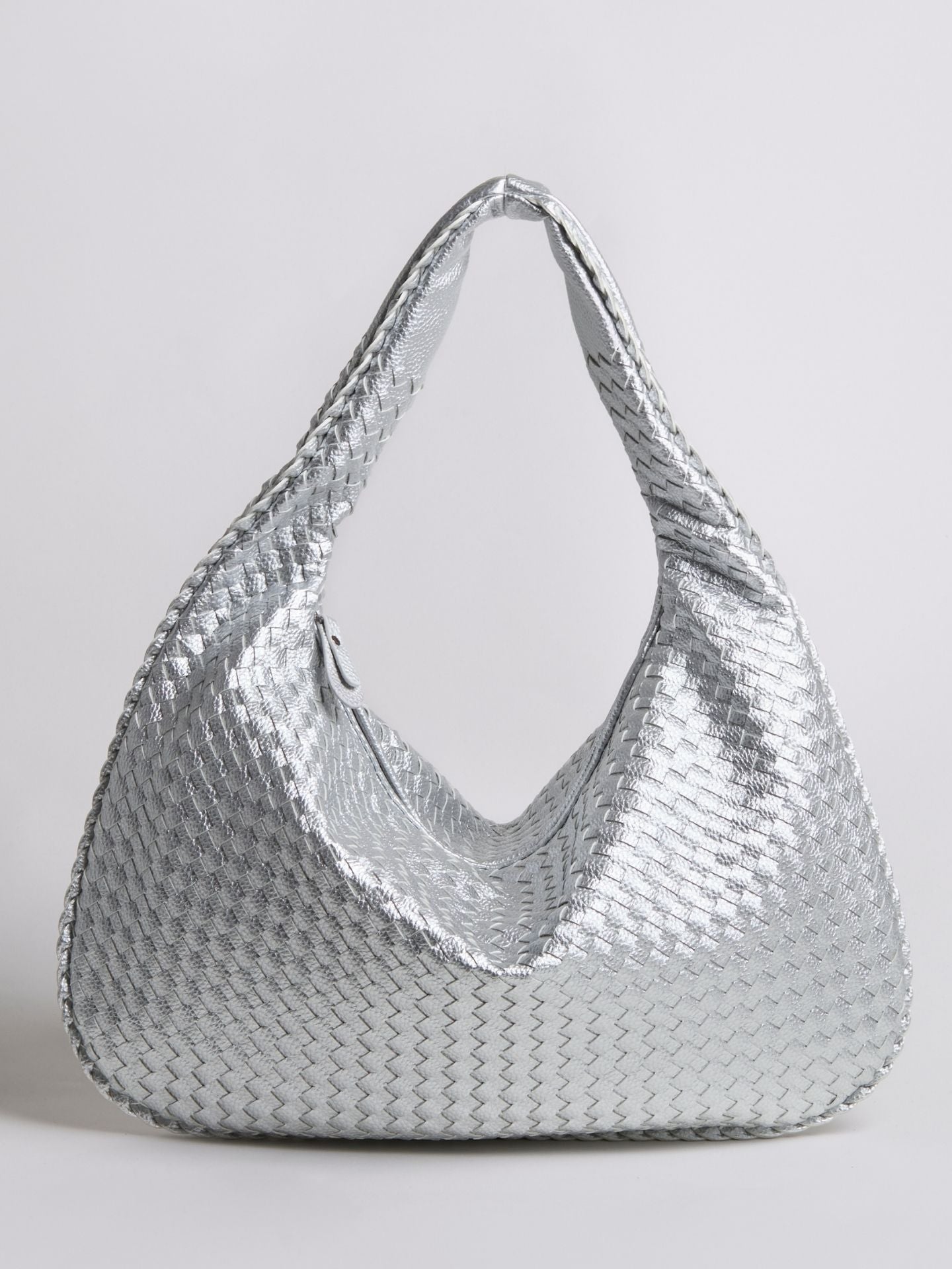 Stylish Women's Shoulder Bag with Braided Design