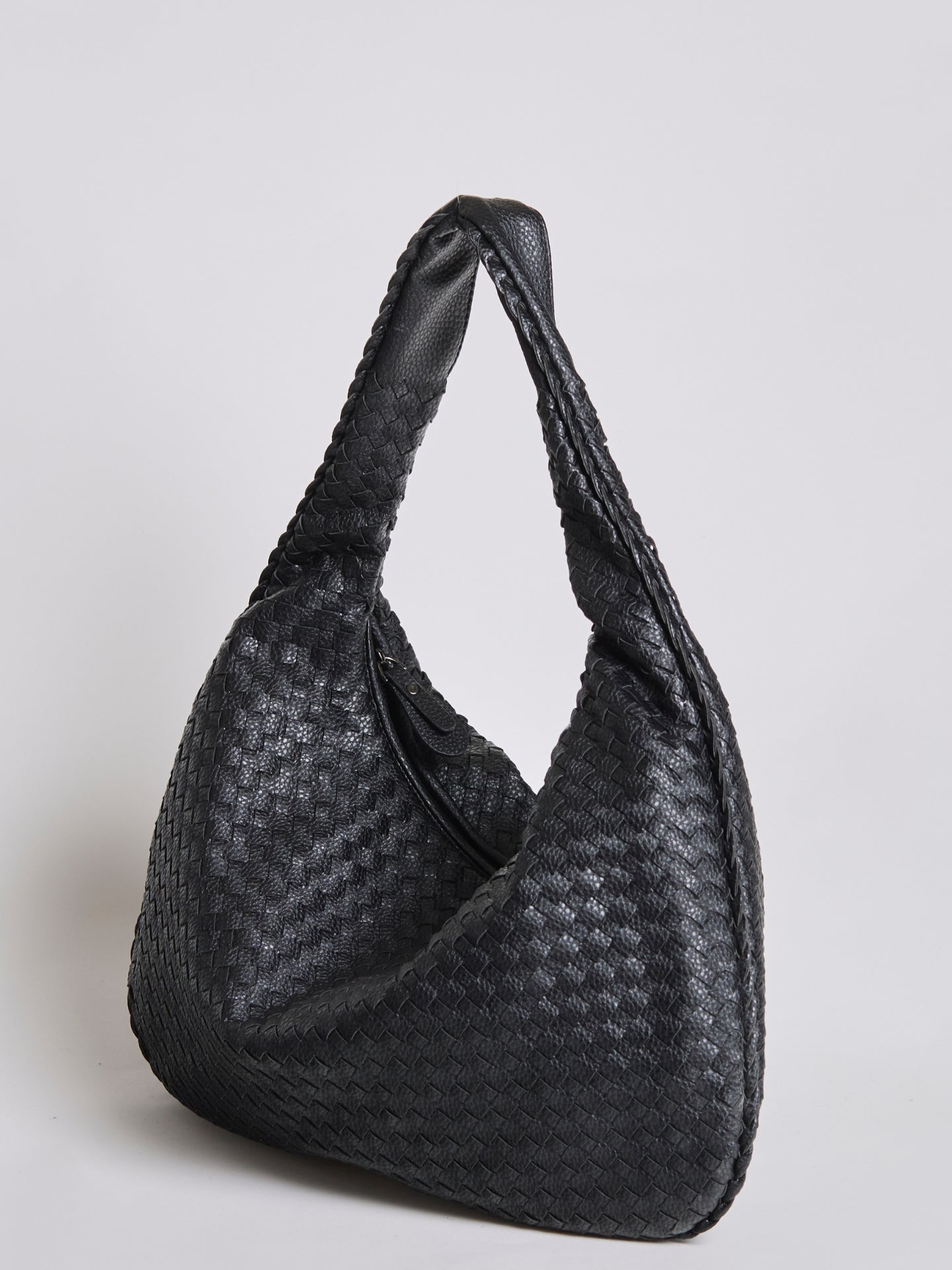 Stylish Women's Shoulder Bag with Braided Design