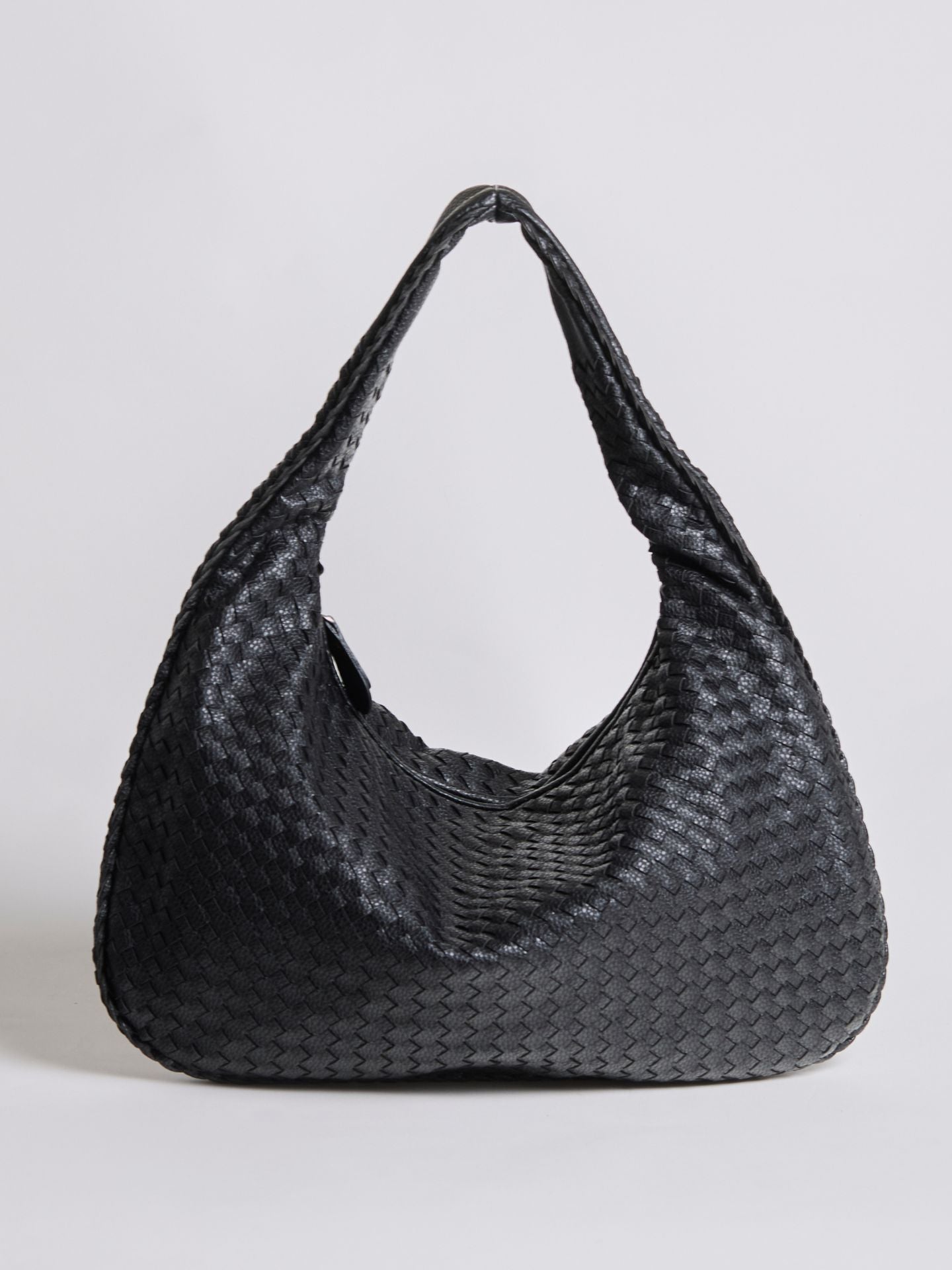 Stylish Women's Shoulder Bag with Braided Design