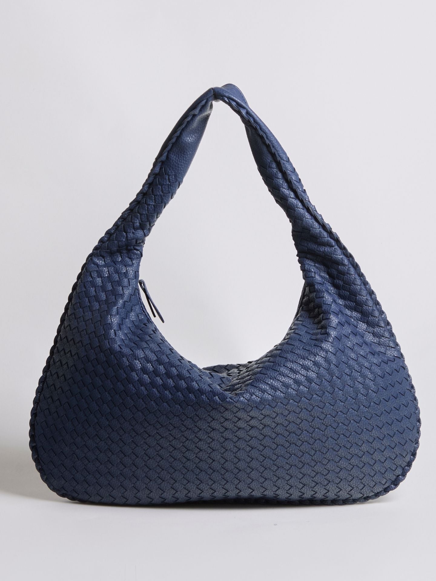 Stylish Women's Shoulder Bag with Braided Design