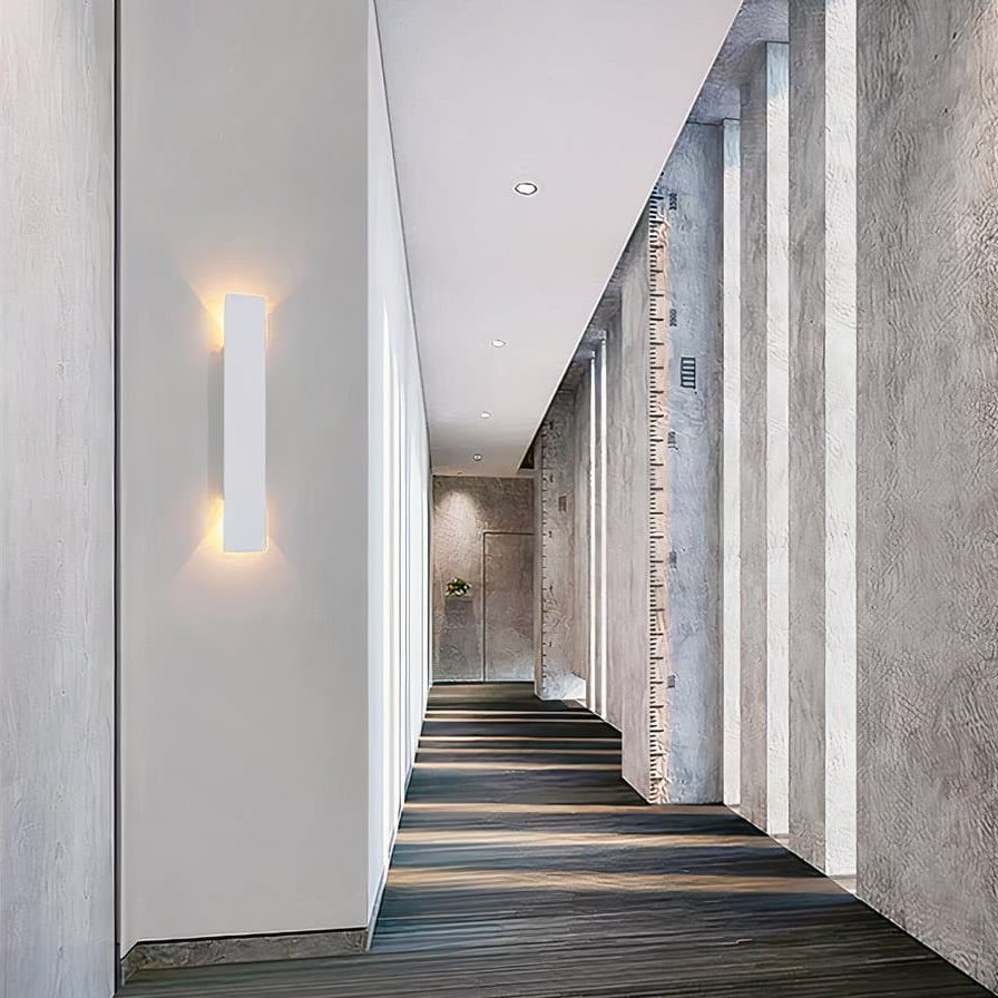 Elegant LED Outdoor Wall Light – Architectural Lighting Design, Weatherproof