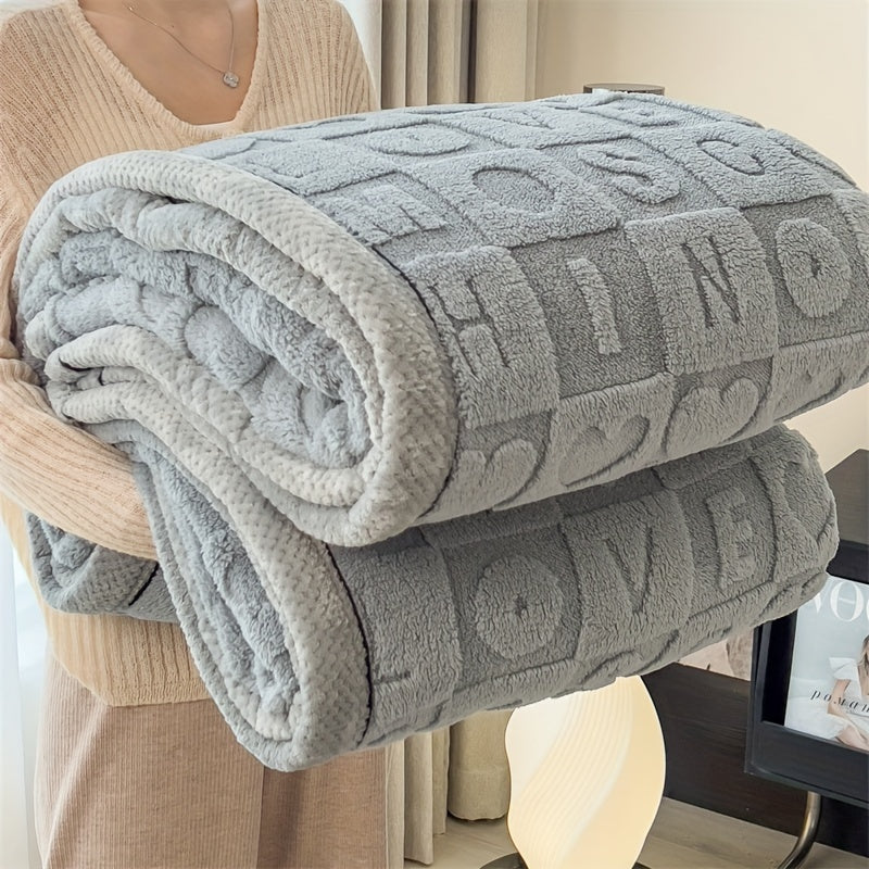 Cozy Fleece Blanket with Reversible Design – Elegant and Versatile