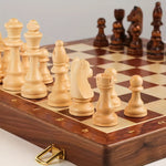 Elegantes Schachset aus Holz – Handgefertigt und Faltbar