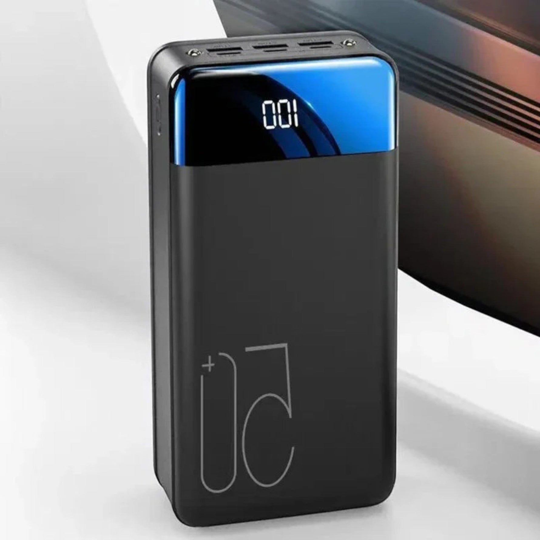 EnergieBooster 30000mAh – Schnelles Laden für unterwegs