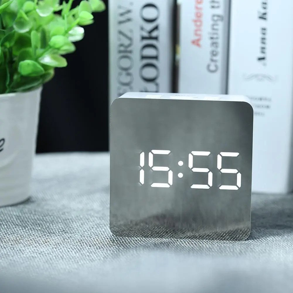 Elegant Digital Mirror Alarm Clock – LED Alarm with Temperature Display, Touch Control & Night Mode