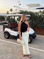 Elegant tote bag with a modern flair