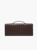 Elegant tote bag with a modern flair