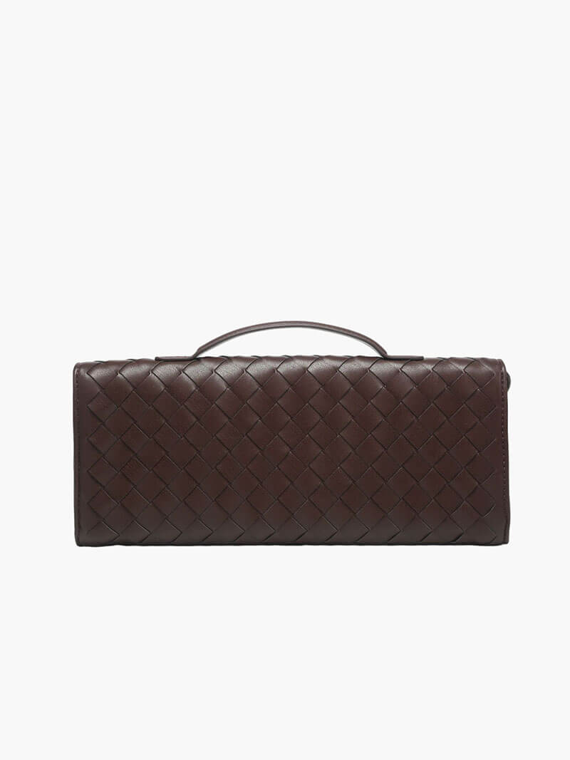 Elegant tote bag with a modern flair