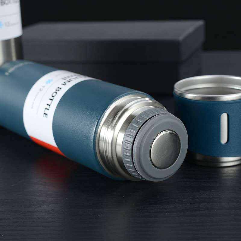 Double-walled stainless steel vacuum flask for coffee