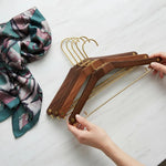 NobleWood – Elegant Wooden Hangers for Stylish Wardrobes (3 pieces)