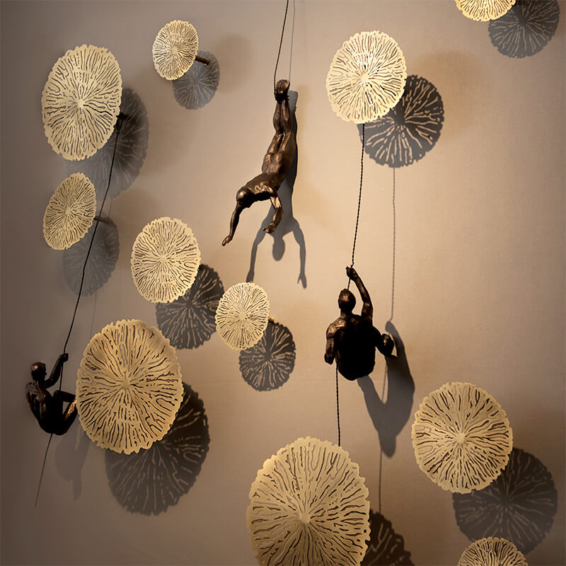 Climbing Figures Wall Decoration – Inspiring Wall Art Made of Resin and Iron