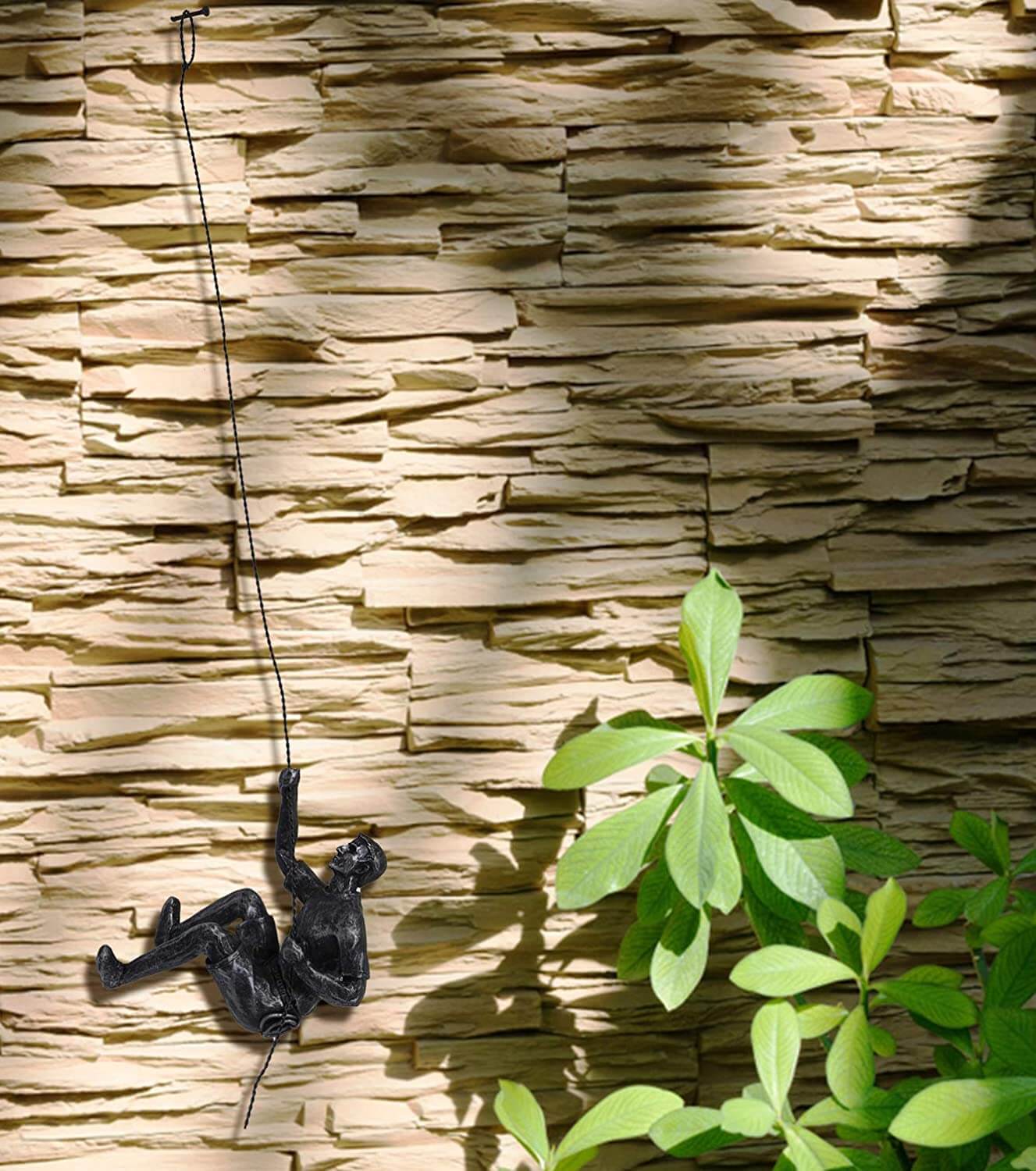 Climbing Figures Wall Decoration – Inspiring Wall Art Made of Resin and Iron