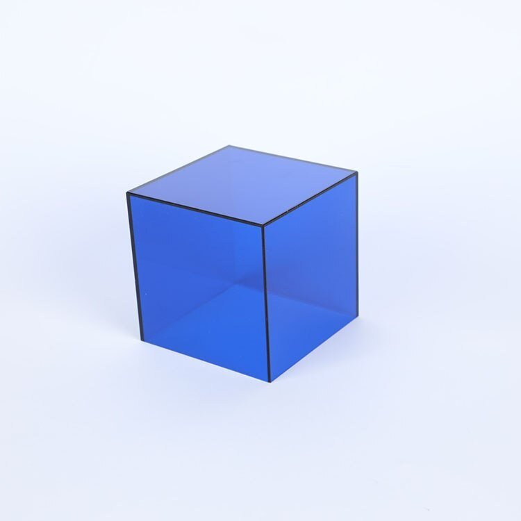 Bunte Acryl-Vitrine für Sammlerstücke und Zubehör – Displaybox