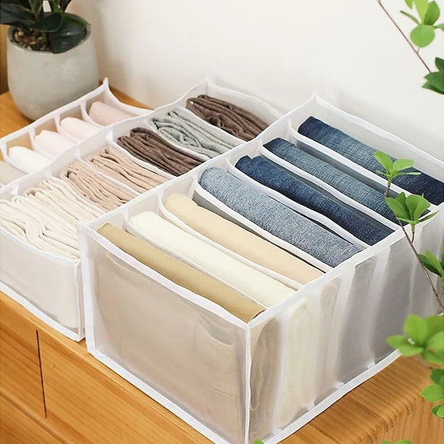Praktischer Kleiderschrank-Organizer mit Fächern für Ordnung