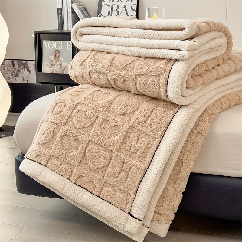Cozy Fleece Blanket with Reversible Design – Elegant and Versatile