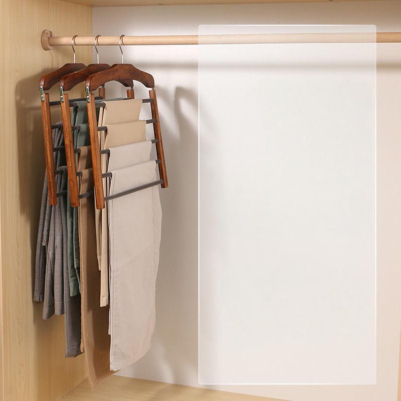 Elegante Holzkleiderbügel – Stilvolle Ordnung für Ihren Kleiderschrank