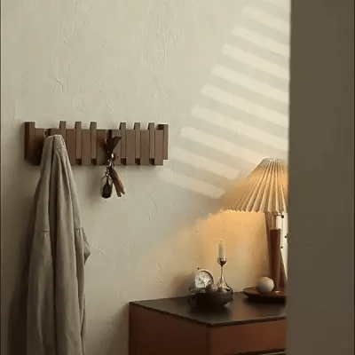 Eleganter Holzbekleidungshalter – Stilvolle Wandhaken für jeden Flur