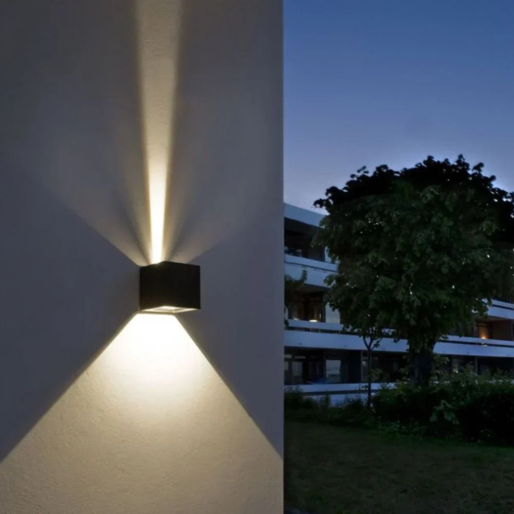 Wandbeleuchtung mit flexibler Lichtsteuerung | LumaDesign