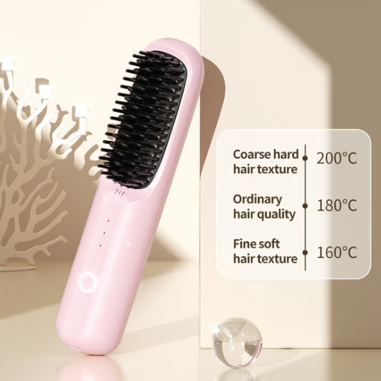 Glanzvolle Haarpracht – Kabellose Glättbürste für Unterwegs