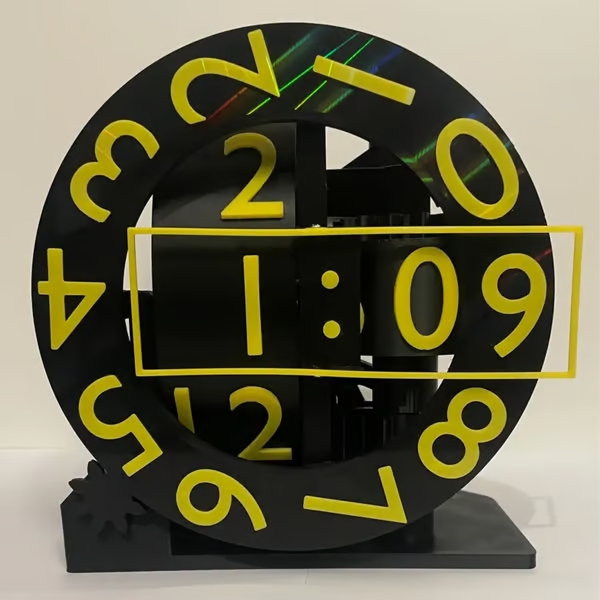Elegante Rotationsuhr – Stylische Tisch- und Wand-Uhr für Zuhause und Büro