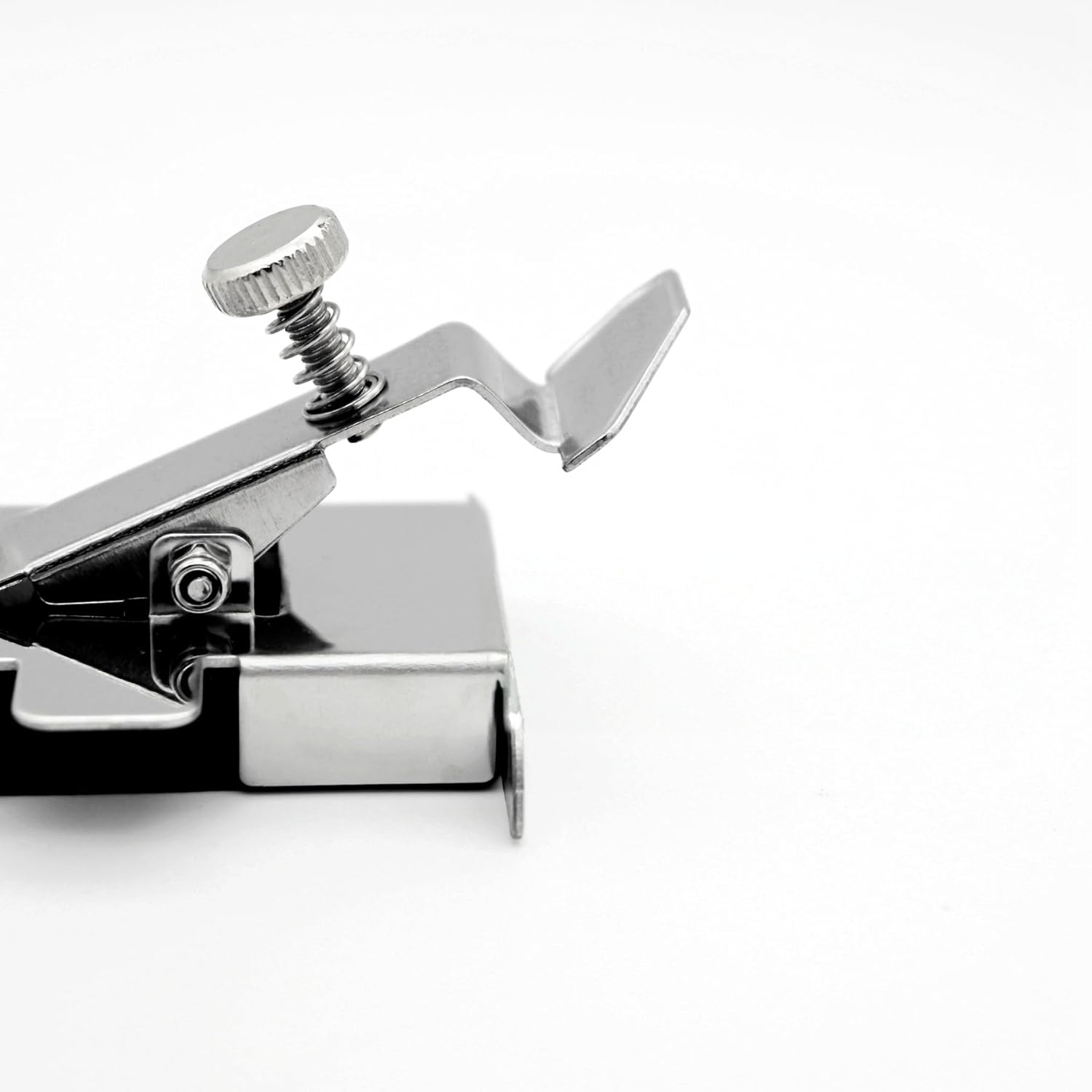 Magnetische Nähhilfe für präzise und saubere Nähte