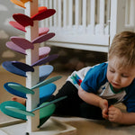 Bunte Holzbahn für Kinder – Spielerisches Lernen mit Spaß
