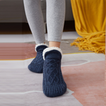 Gemütliche Fuzzy-Socken für warme Füße im Winter