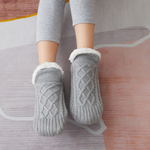 Gemütliche Fuzzy-Socken für warme Füße im Winter