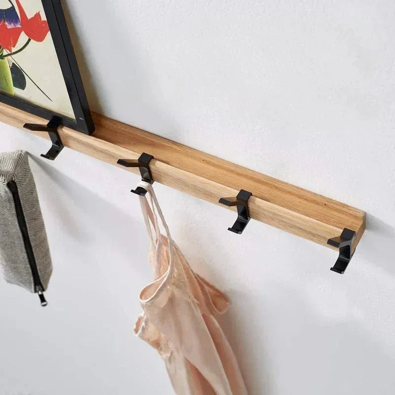Stilvolles Wandregal aus Bambus mit flexiblen Aufhängungen
