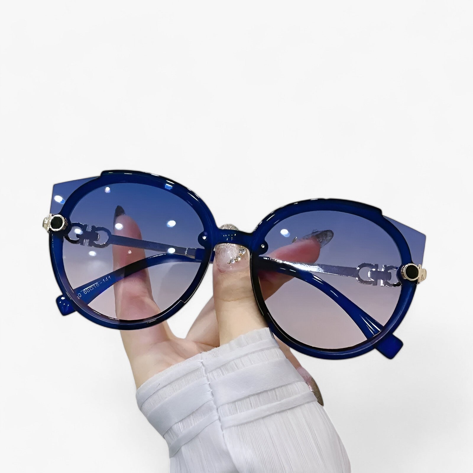 Elegant Women's Gradient Sunglasses | Luma