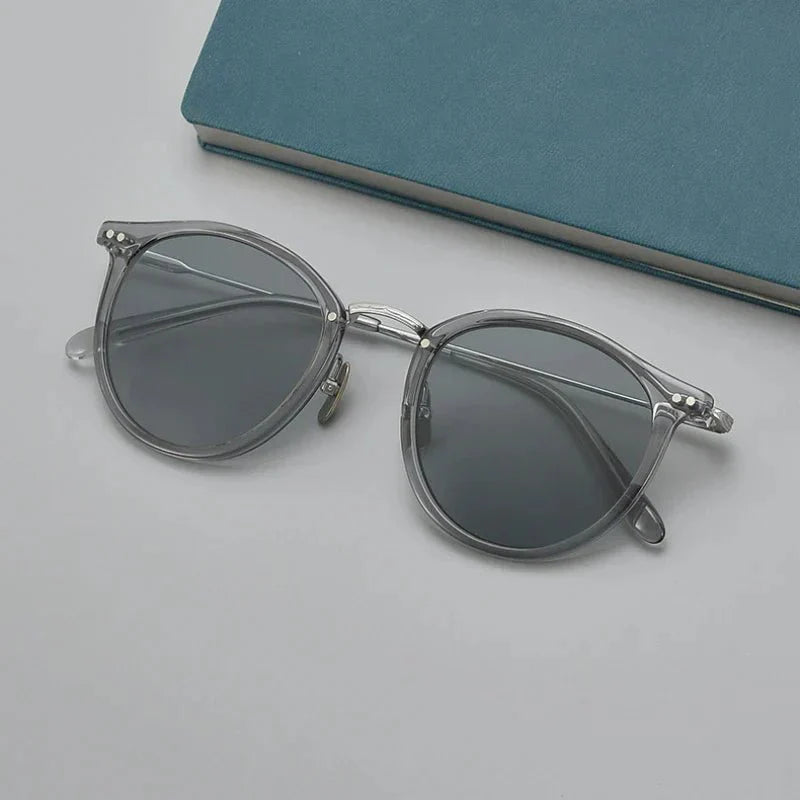 Elegant Women's Sunglasses - UV400 Protection | Solara