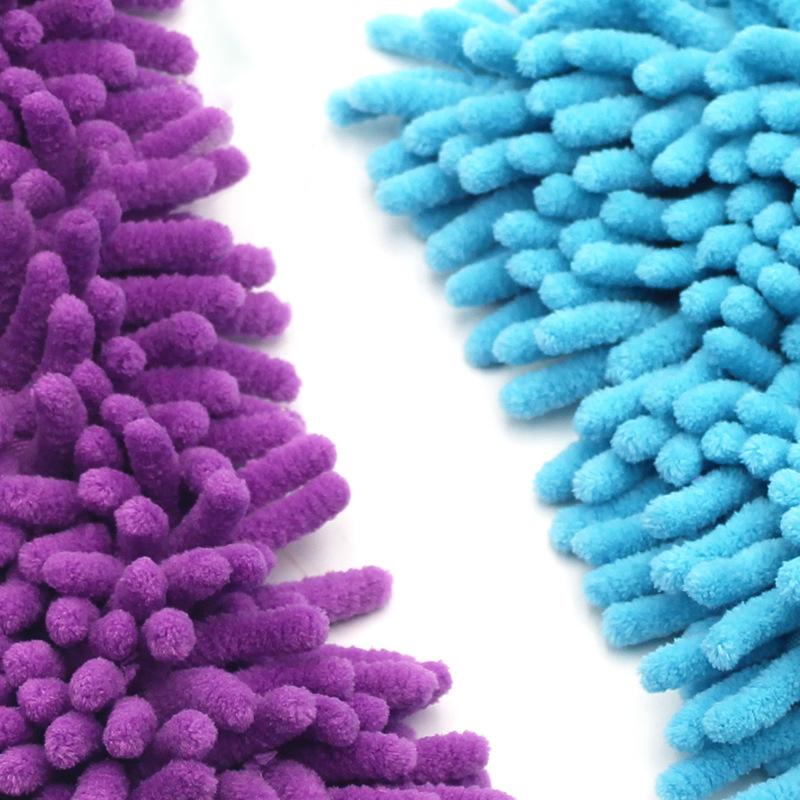 Flexible triangular mop with 180° swivel function