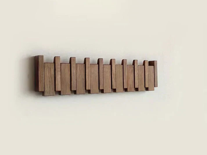 Stilvoller Holz-Kleiderständer für kreative Aufbewahrung