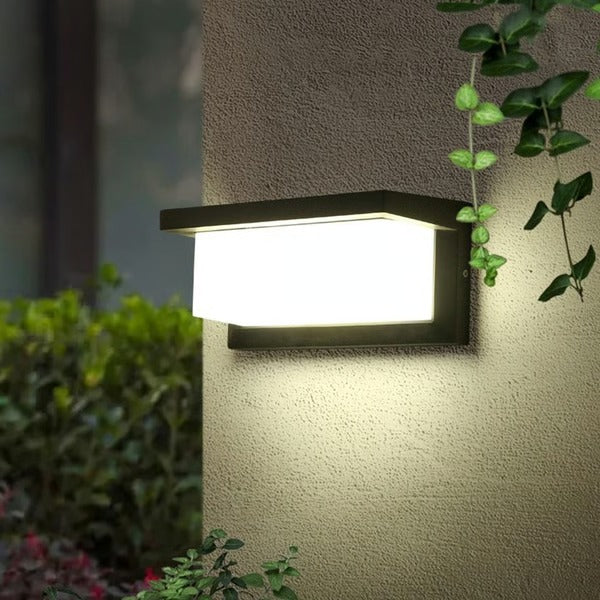 Elegante LED Außenleuchte mit Wandmontage