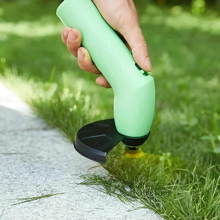 Cordless lawnmower with compact cutting technology