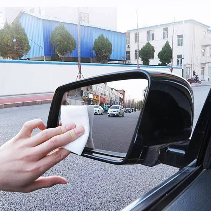 Water-repellent spray for clear vision in rain