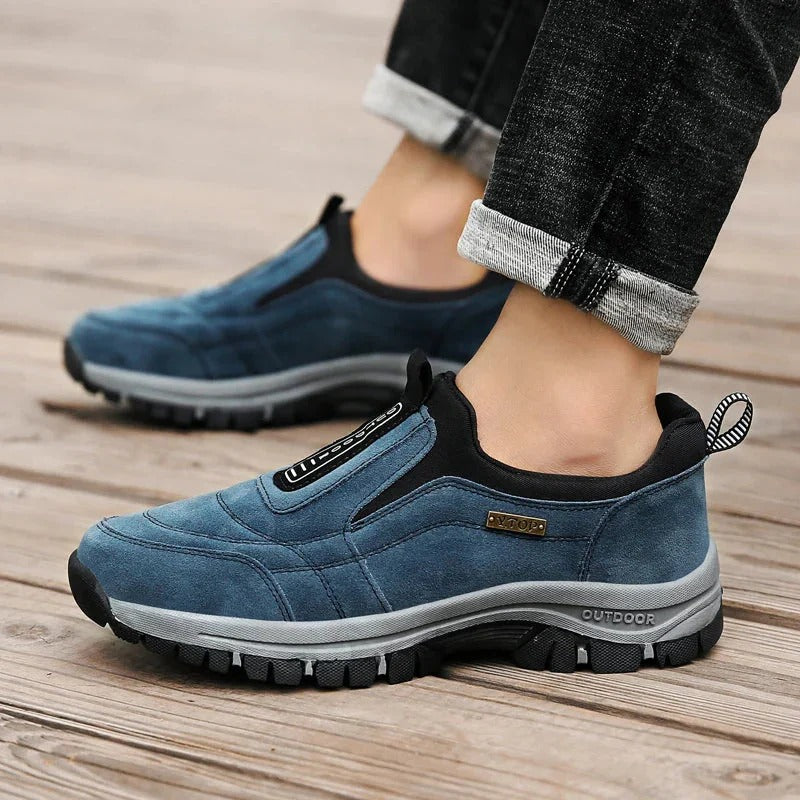 Comfortable hiking shoes with orthopedic support