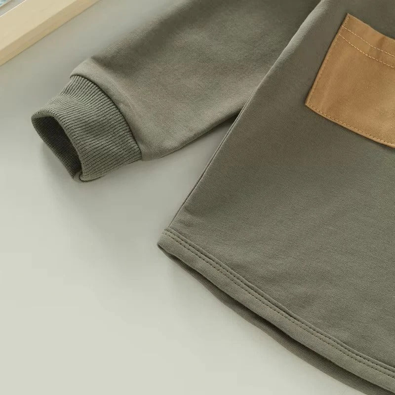 Gemütliches Set für Kleinkinder: Pullover und Streifenhose