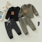 Gemütliches Set für Kleinkinder: Pullover und Streifenhose