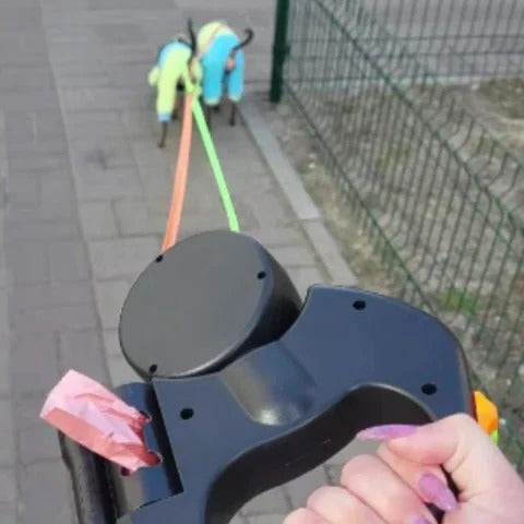 Verstellbare Doppelleine für Hunde mit LED-Licht und Drehmechanismus